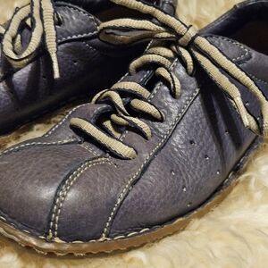 Kid's BORN brand leather lace-up casual shoes size 6.5